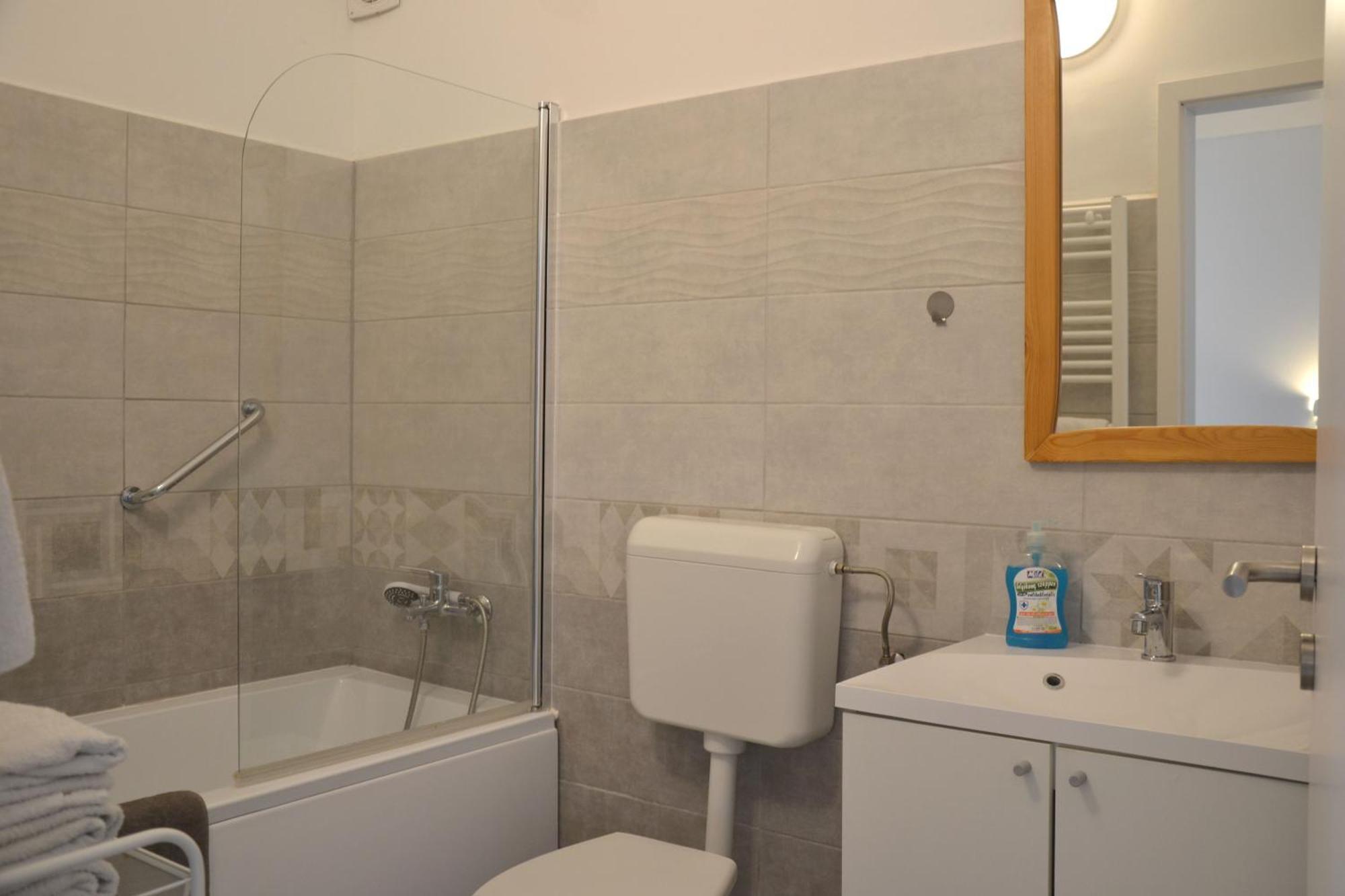 Akvamarin Apartman ケストヘイ エクステリア 写真