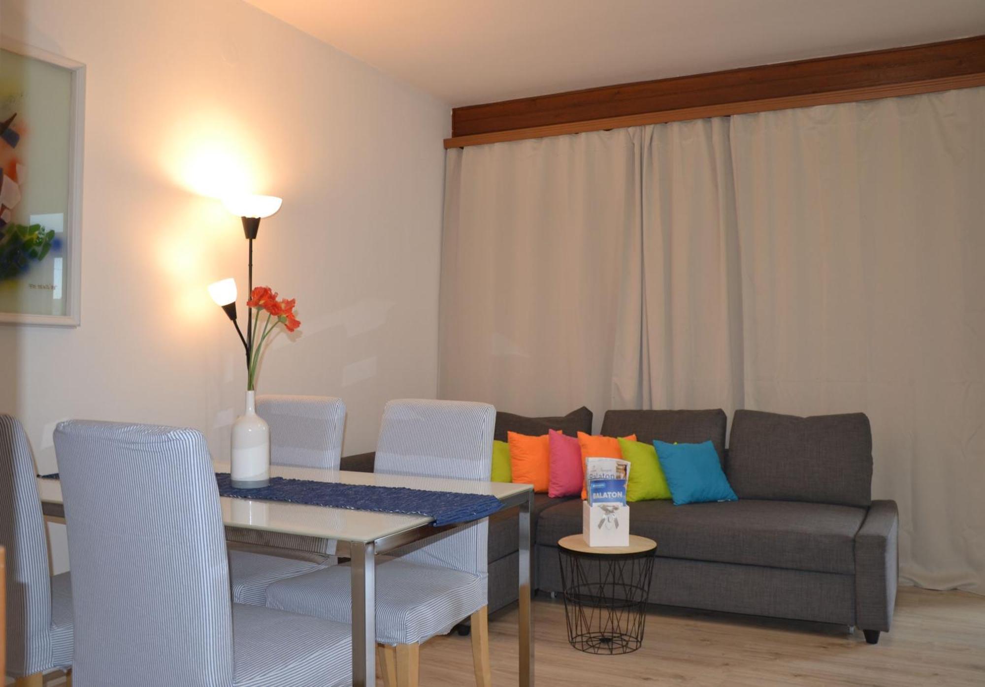 Akvamarin Apartman ケストヘイ エクステリア 写真
